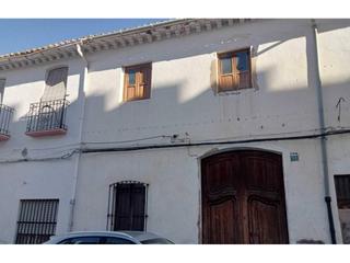House  Francesc ferrer i pastor. En pleno centro de oliva, esta casa de 246 m  ofrece un sinfín d
