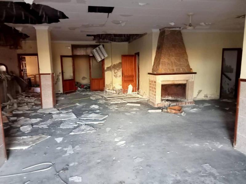 Foto ad3c511c-7034-4f9e-b089-56d833efe3fd. Casa en 332 150 amplio restaurante con casa cerca nova, totalmente para reformar en Oliva
