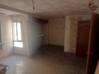 Pis  Alcalde francisco llorca. Piso amplio y económico en zona muy solicitada de oliva!