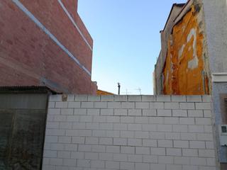 Solar industrial  Dau. Terreno urbano en venta en pleno centro de benirredrà