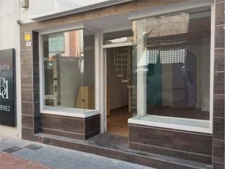 Lloguer Local Comercial  San pascual. Local céntrico junto al ayuntamiento con dos plantas superiores