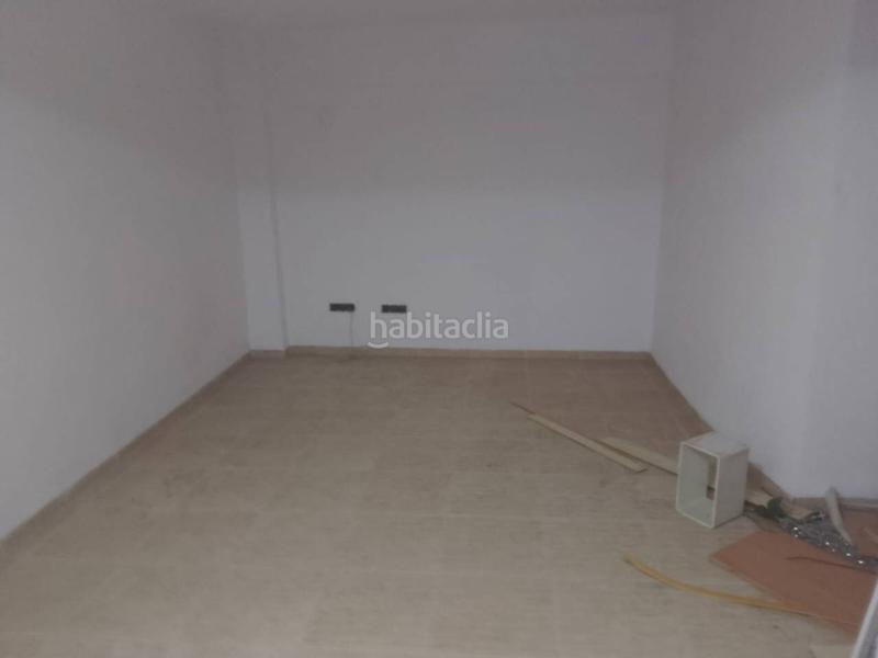 Foto 407e07d9-4a39-4482-b2de-7b30ceb3f9fb. Alquiler local comercial local en alquiler en nucli urbà en Oliva