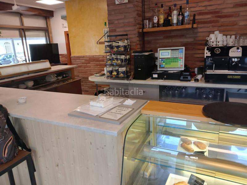 Foto 04b26119-7f87-4424-bb3a-8ee9e51e23e6. Local commercial dans Piles