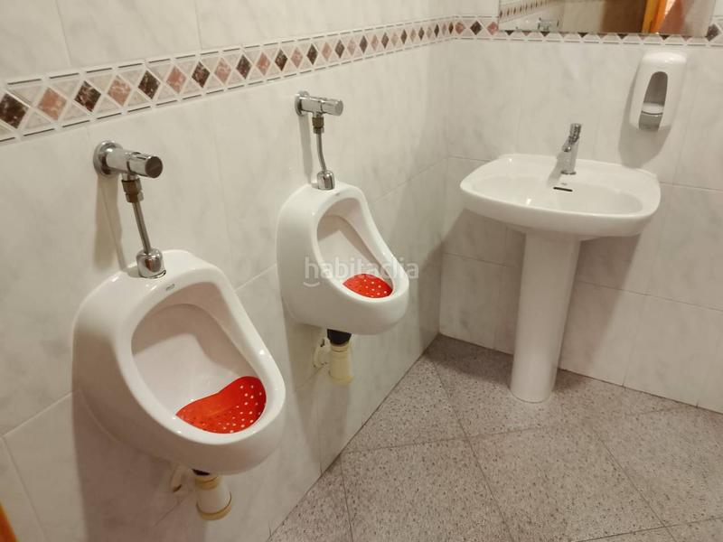 Foto 0f8b95d1-b671-4c97-a666-07801aa9b102. Local commercial dans Piles