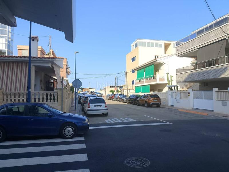 Foto 2c742c63-7b53-4562-9767-883bf53af075. Local commercial dans Piles