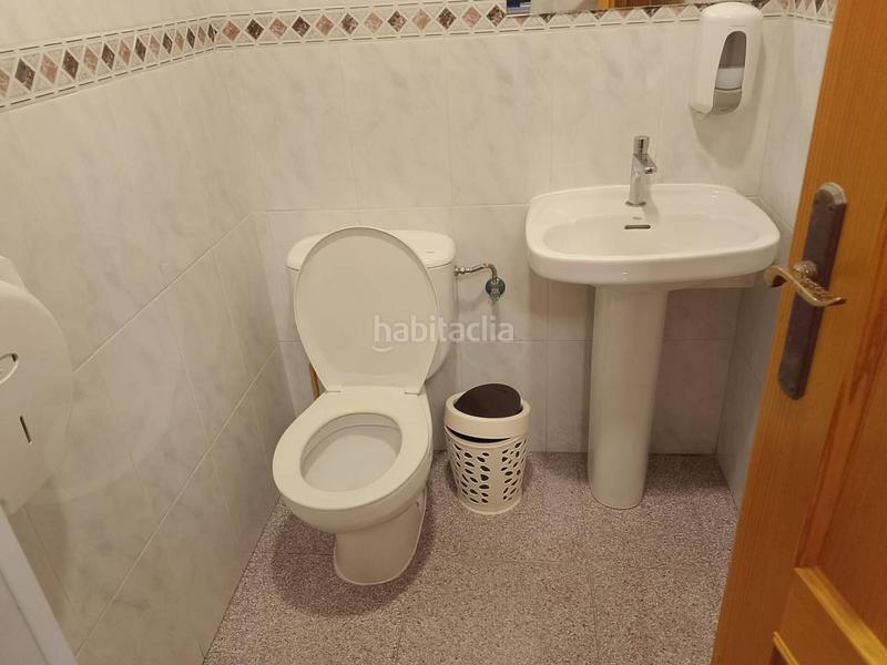 Foto 336b9a58-0ecd-44d8-9312-f8b5eed3b8d3. Local commercial dans Piles