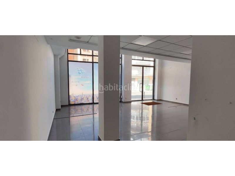 Foto c8b878cb-8f5b-4fac-8c81-1a09e3cfc452. Local comercial a avenida valldigna 33 a Tavernes de la Valldigna