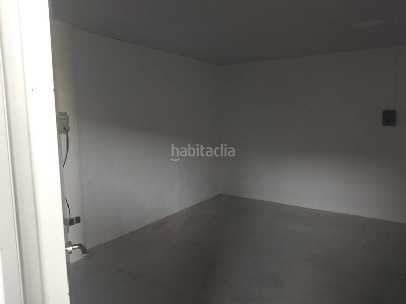 Foto 55dc4464-5077-4cc8-8e6e-15ff2e25624f. Alquiler local comercial amplia nave en alquiler en la zona sur en Oliva