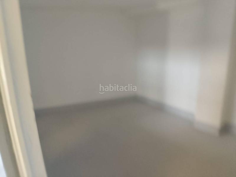 Foto 8e7b3fb3-5ffc-457d-b1b0-898f9e0051b7. Alquiler local comercial amplia nave en alquiler en la zona sur en Oliva