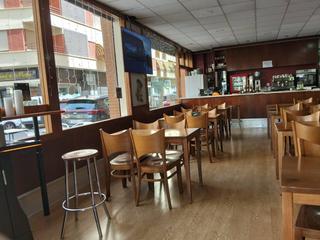 Location Local commercial  Lluís vives. Oportunidad única en gandia  exitoso bar en el barrio de corea!