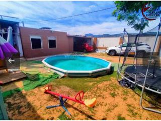 Masía  Riu vaca. Casa de campo reformada y muy amplia con piscina, a 200 metros d