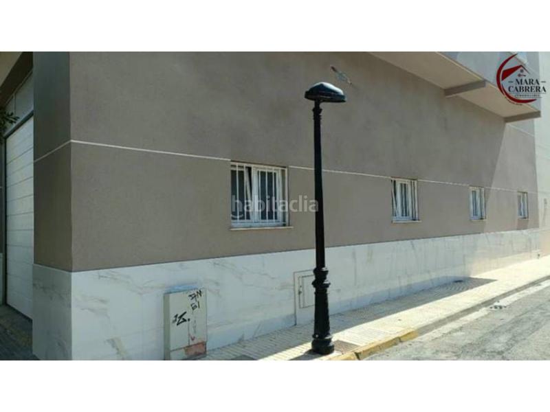 Foto bce379d7-fa23-4918-b78a-da376b062148. Location local commercial dans Benirredrà