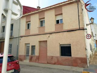 Casa adossada  Cervantes. Casa completa con dos viviendas, almacenes y terrazas en el cent