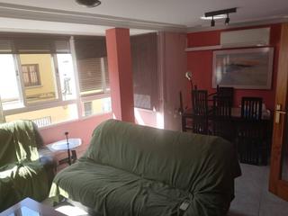 Reihenhaus in Oliva Pueblo. Magnifica casa reformada en el centro de oliva con gran garaje,