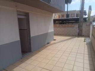 Flat  Manuel sanchís guarner 9. Precioso bajo con 3 habitaciones en primera linea playa de xerac