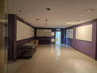 Location Local commercial  Abat sola. Excelente local en alquiler con licencia de tienda de ropa activ