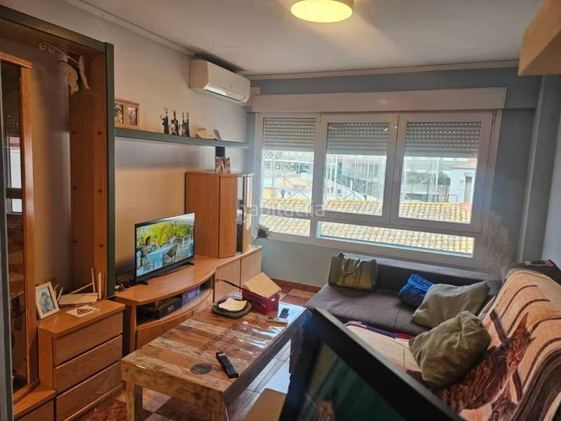 Foto 55af1d2a-db4c-41f6-9014-7796502ebac0. Piso amplio piso 2 sin ascensor en el centro , amueblado y reformado en Ador