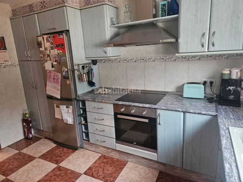 Foto cf297125-35ab-41fc-a9f2-b6413f82cf85. Piso amplio piso 2 sin ascensor en el centro , amueblado y reformado en Ador