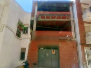 Casa a schiera  Calle mare de déu de gràcia. Casa por terminar en el centro de simat de la valldigna con un g