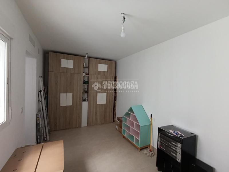 Foto 2f9356f3-ab5f-46d0-9784-12388f9c8caa. Casa  en venta en Barrio del Nervión Sevilla
