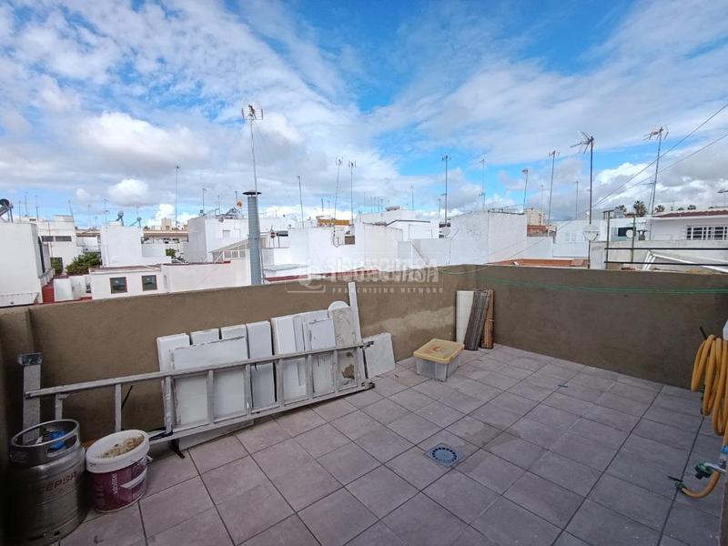 Foto 6ed2124a-b083-4240-8049-f35d41b6c872. Casa  en venta en Barrio del Nervión Sevilla