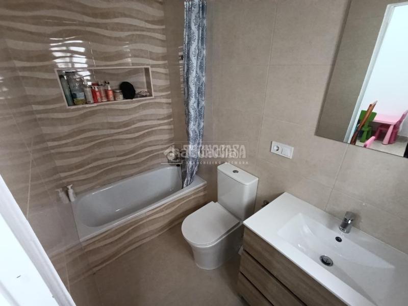 Foto 716195f0-e947-4371-b4d9-bed9368d98a6. Casa  en venta en Barrio del Nervión Sevilla