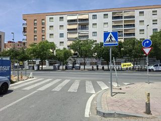 Geschäftsraum  C. juglar. Local comercial en venta en sevilla