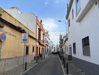 Flat  C. sebastián trujillo. Piso en venta en sevilla
