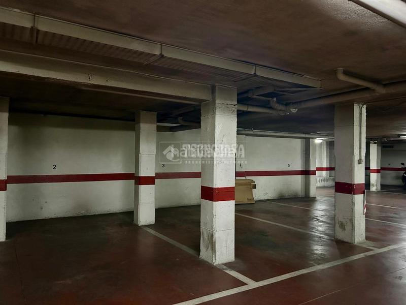 Foto f9ab511e-4344-496f-9202-84762a0256e2. Parking coche boxplaza de garaje en venta en cordoba en Córdoba