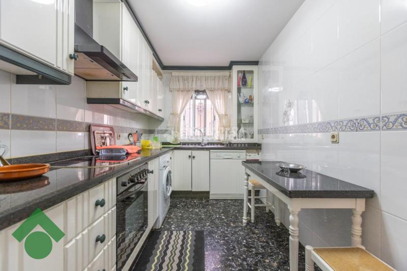 Foto b49c9248-d267-43d9-b6df-c90391ba1db3. House with parking in El Higuerón Córdoba