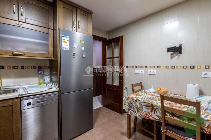 Foto 69a97731-25e3-4fd1-9bcf-89ab7f088d38. Appartement avec parking dans Loja