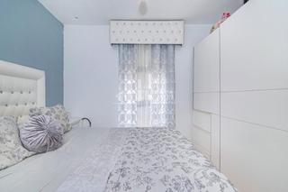 Casa aparellada a Loja. Casa en venta en loja