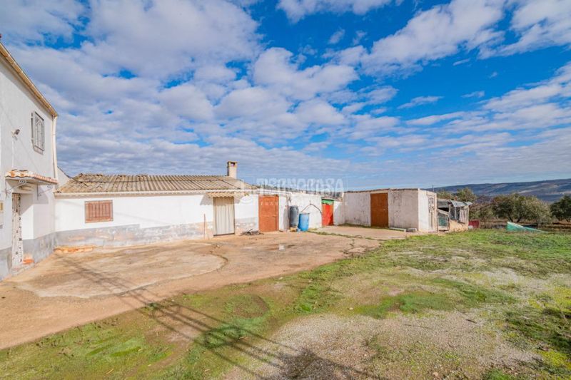 Foto a5aac7d2-ef20-4792-a5fd-0c322e6f9cb9. Masia a Loja
