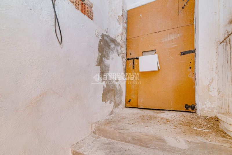 Foto 26e41a7f-1d35-43fc-82fd-6cf5021c8ae6. Casa aparellada amb calefacció a Loja