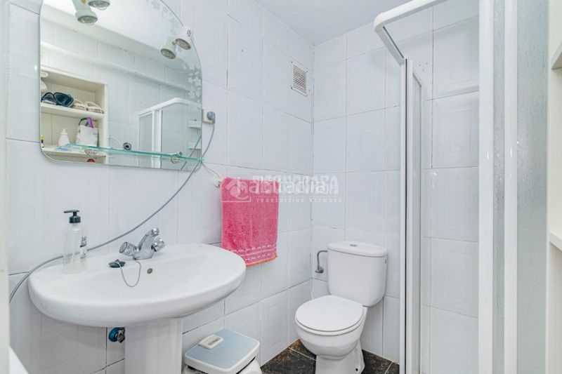 Foto 5d982c55-21a6-457b-9de7-928581814729. Casa aparellada amb calefacció a Loja