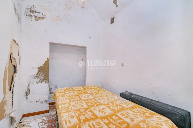 Foto d64896e6-c713-423c-980e-01e7e873f483. Casa aparellada amb calefacció a Loja