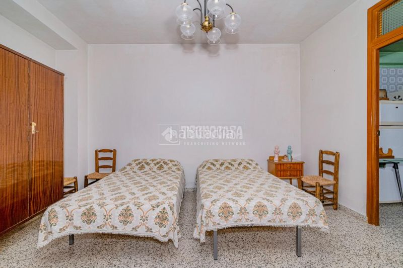 Foto 117c3d3e-f486-4584-aa97-58daa9be18ab. Pis a Loja