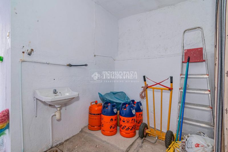 Foto 3d13df28-8f46-462c-8d35-2fa11122e4cc. Pis a Loja