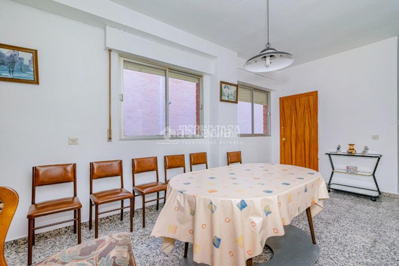 Foto fd1b389b-eb8a-4803-8751-bfca55a09367. Pis a Loja