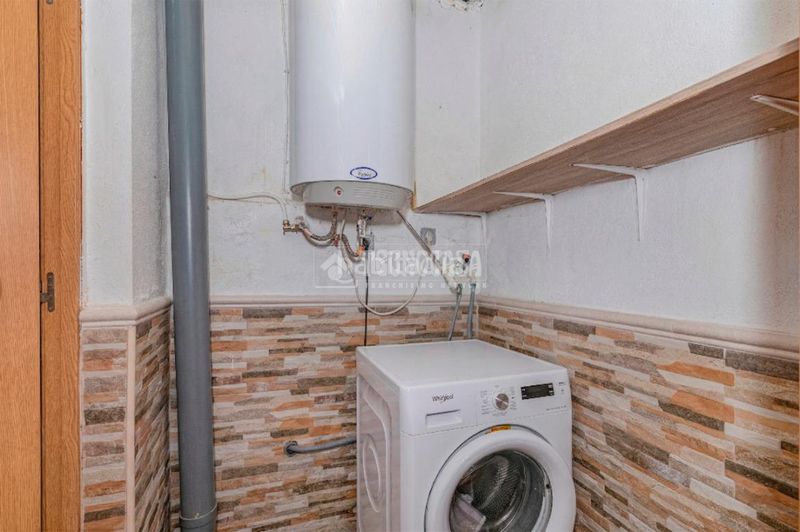 Foto 129c94f8-bbc3-40ab-94e8-1280ae8d6c8e. Casa aparellada a Loja