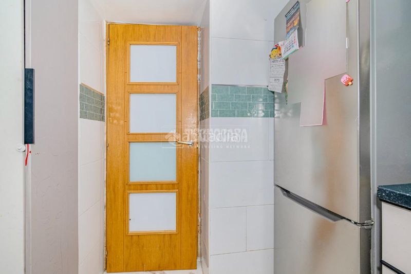 Foto c84109ae-8e15-4e0c-a51e-152e47a9b8af. Casa aparellada a Loja