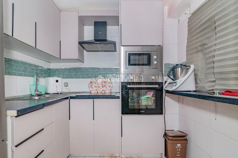 Foto d3572143-5a86-4289-b3dd-ac32556da7cb. Casa aparellada a Loja