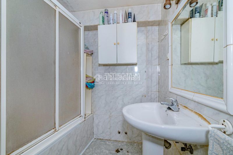 Foto 0665141f-dcce-4974-8f24-8b6dfab74b49. Casa aparellada a Loja