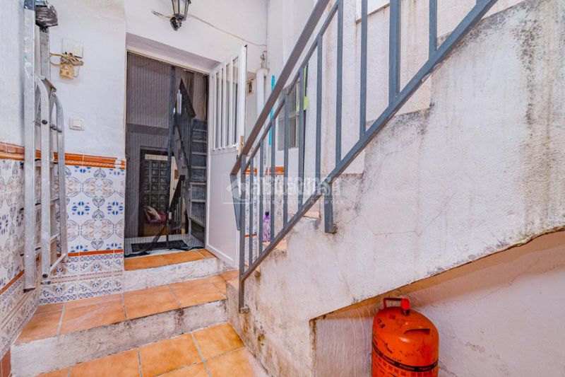 Foto 4d15f2c8-4435-48e3-8756-034f0df762e7. Casa aparellada a Loja