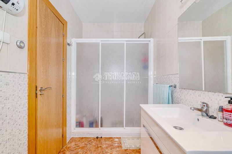 Foto 9ed52f90-5d85-406e-9307-1c5da7a69185. Pis a Loja