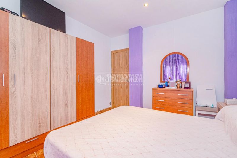 Foto c0237cab-a3a6-4289-bbc9-ec5e58fb524d. Pis a Loja