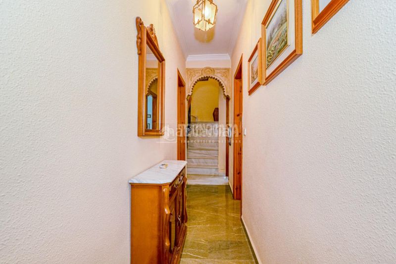 Foto 5a92dec3-6839-486c-a92e-02367045f58f. Casa aparellada a Loja