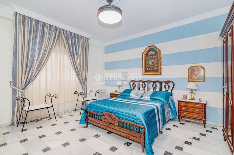Foto 77c2ba6a-3373-414d-9c4e-dc7c2367502b. Casa aparellada a Loja