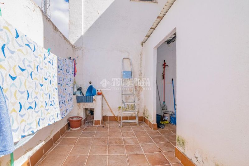 Foto 297a4bad-da55-4a82-bbe9-321fcb99a60c. Casa aparellada a Loja
