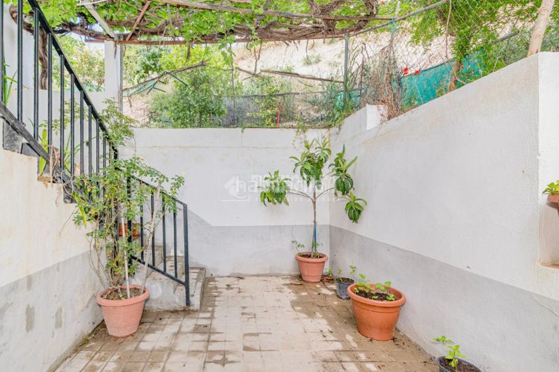 Foto d58a893f-7b94-4107-b8db-8958fec3695b. Casa aparellada a Loja